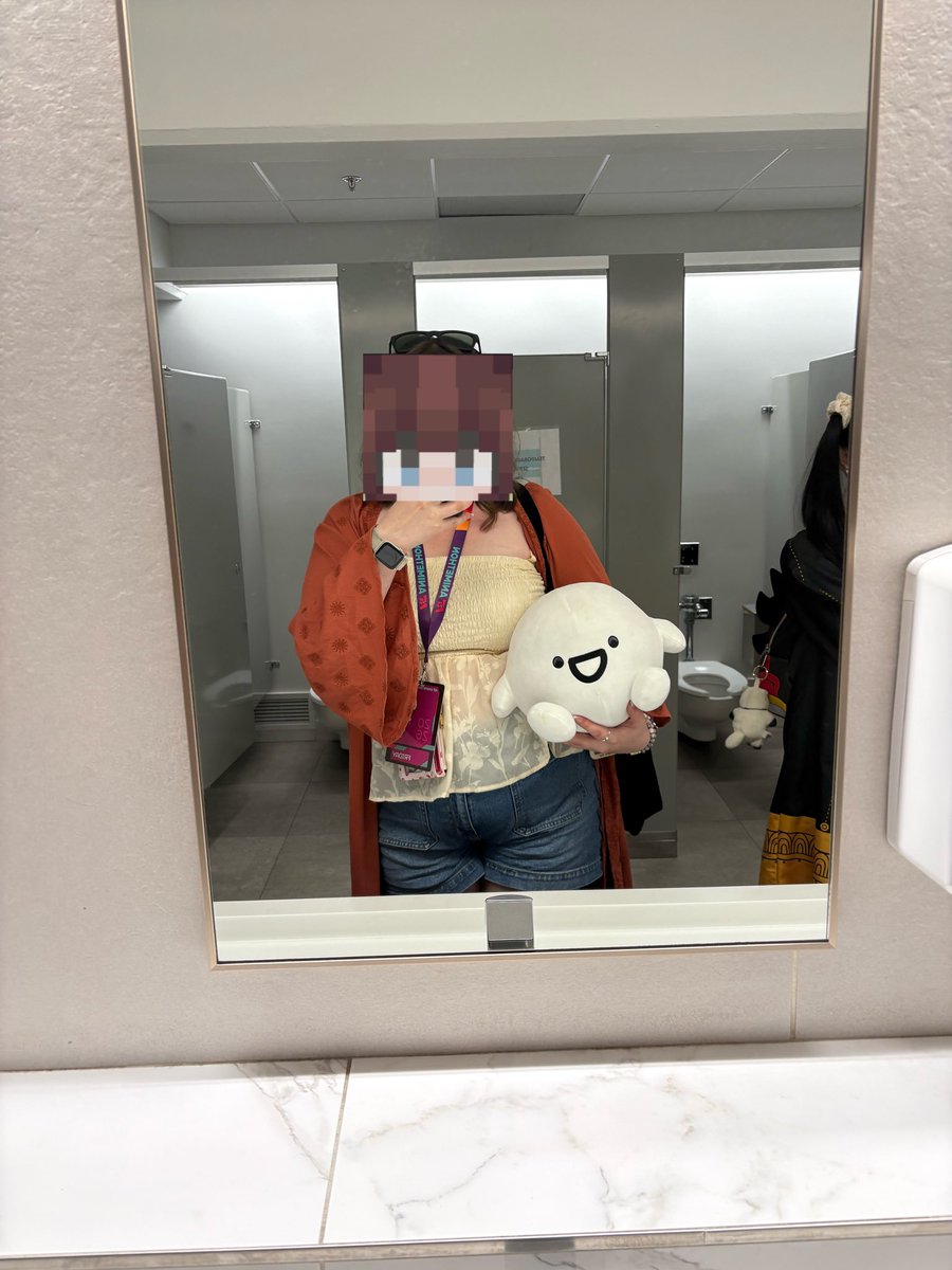 kblooopers's tweet photo. erm…i saw egg and wemmbu cosplayers…no one talked about saparata…

oh well….saps enjoyed the con i guess

#saparata #plush https://t.co/Dsmn2NjlcB