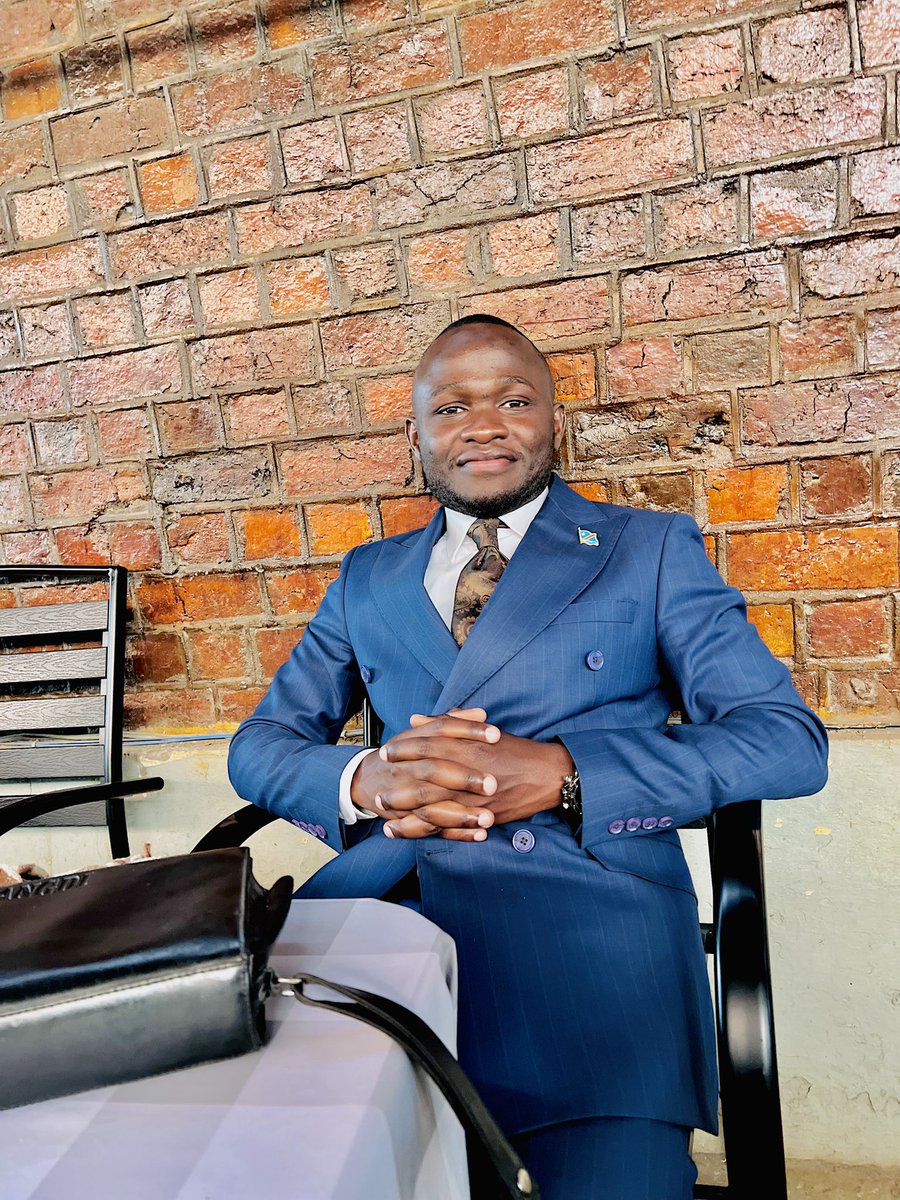 sadala_tatata's tweet photo. #RDC: Les défis ne prennent jamais de pause. Profitons de ce week-end pour recharger nos forces et préparer les combats de demain. Le Congo a besoin de notre engagement. 🇨🇩

#LeCoMeX https://t.co/9n0znrfUsD