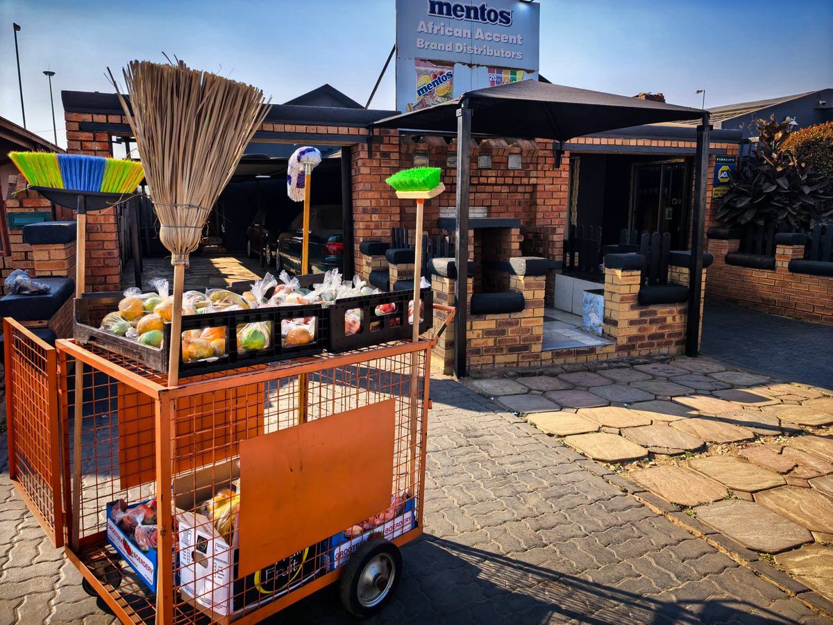 Ron_YNWA's tweet photo. African Accent Fruit &amp; Veg❤️: they distribute fruits and vegetables across the Kathorus area. Each trolley is a job to a young person. Your support will be appreciated 🙏🏾. https://t.co/aTyrq2W5wI