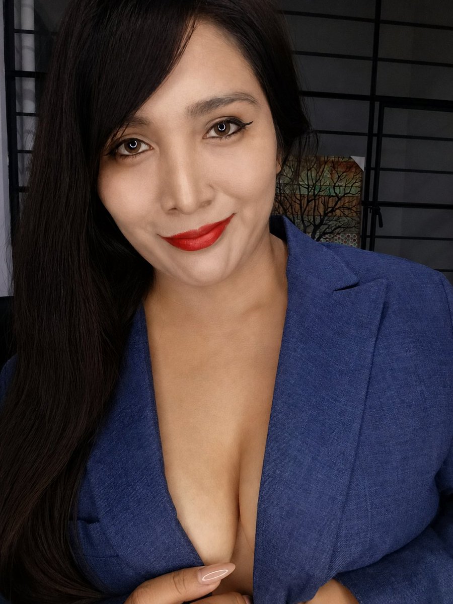 GODDESSVENUSS69's tweet photo. @Madiskylove Obey this woman. https://t.co/xRZvbTI6Xo