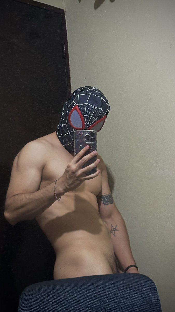 _danilovga's tweet photo. Les gusta mi máscara?

#only #latina #spiderman https://t.co/4JpIYzZlU2