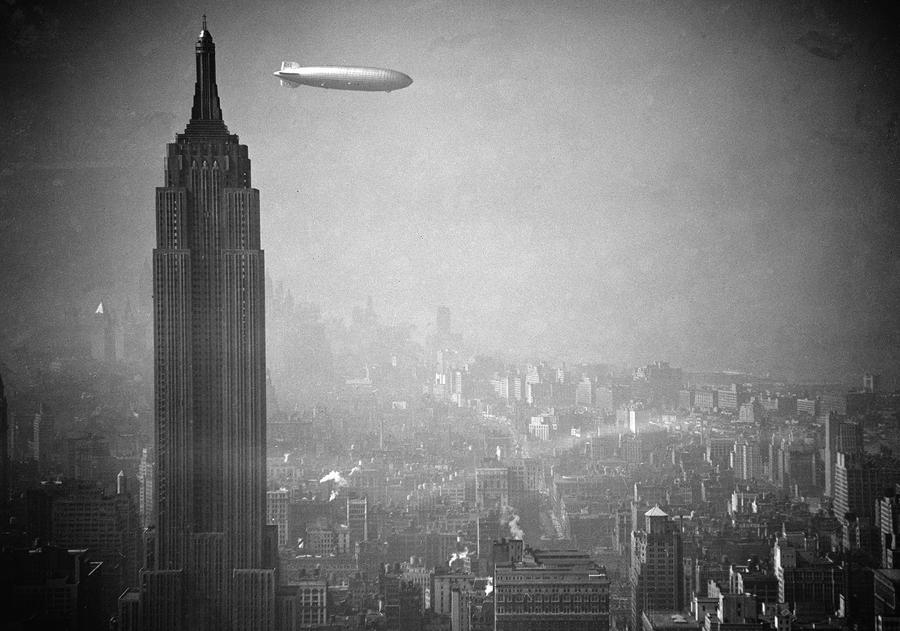 LRonLacy's tweet photo. #OTD in 1937
‘The zeppelin Hindenburg floats past the Empire State Building over Manhattan on August 8, 1936. The German airship was en route to Lakehurst, New Jersey, from Germany.'
#airships #zeppelins #dirigibles #Hindenburg #EmpireStateBuilding https://t.co/1NOTs3jFm7