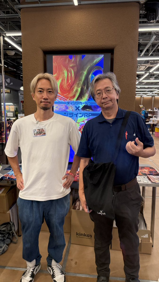 taku_kato's tweet photo. 朱鷺田祐介先生がいらっしゃってくれました！
サインもいただき、うれしい！

ご来場ありがとうございます

#エルダーサイン #クトゥルフ #404notfound https://t.co/yrmQv6zATg