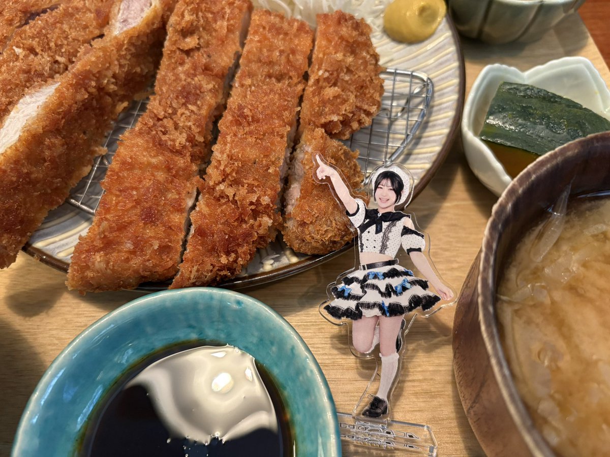 take_fb_nao's tweet photo. 桜咲ちゃん紹介グルメ聖地巡礼②
下北沢のBOB KITCHEN
四万十ポーク🐷のロースカツ
玄米が良いですな
とてもオシャレ😎なお店でした
@itrip_sakura
#桜咲
#おむすびコロコロ
#BOBKITCHEN https://t.co/lU8eFTANyR
