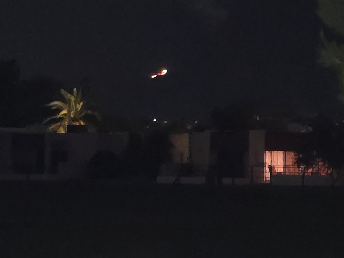 TerrellMillTom's tweet photo. Wildfire on Pusch Ridge here in Tucson was started by lightning within the past 30 minutes #wildfire #Tucson https://t.co/7snFmQGHG7
