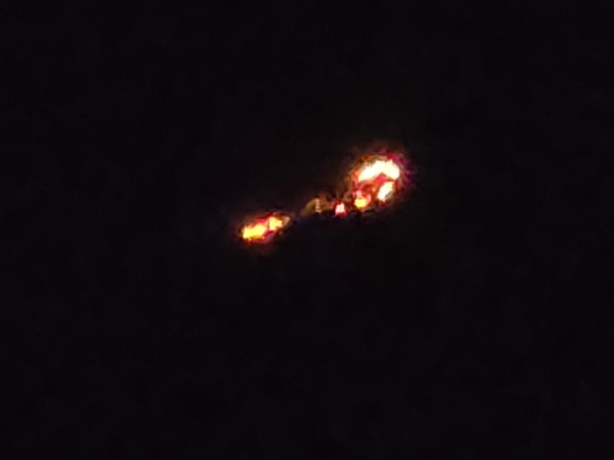 TerrellMillTom's tweet photo. Wildfire on Pusch Ridge here in Tucson was started by lightning within the past 30 minutes #wildfire #Tucson https://t.co/7snFmQGHG7