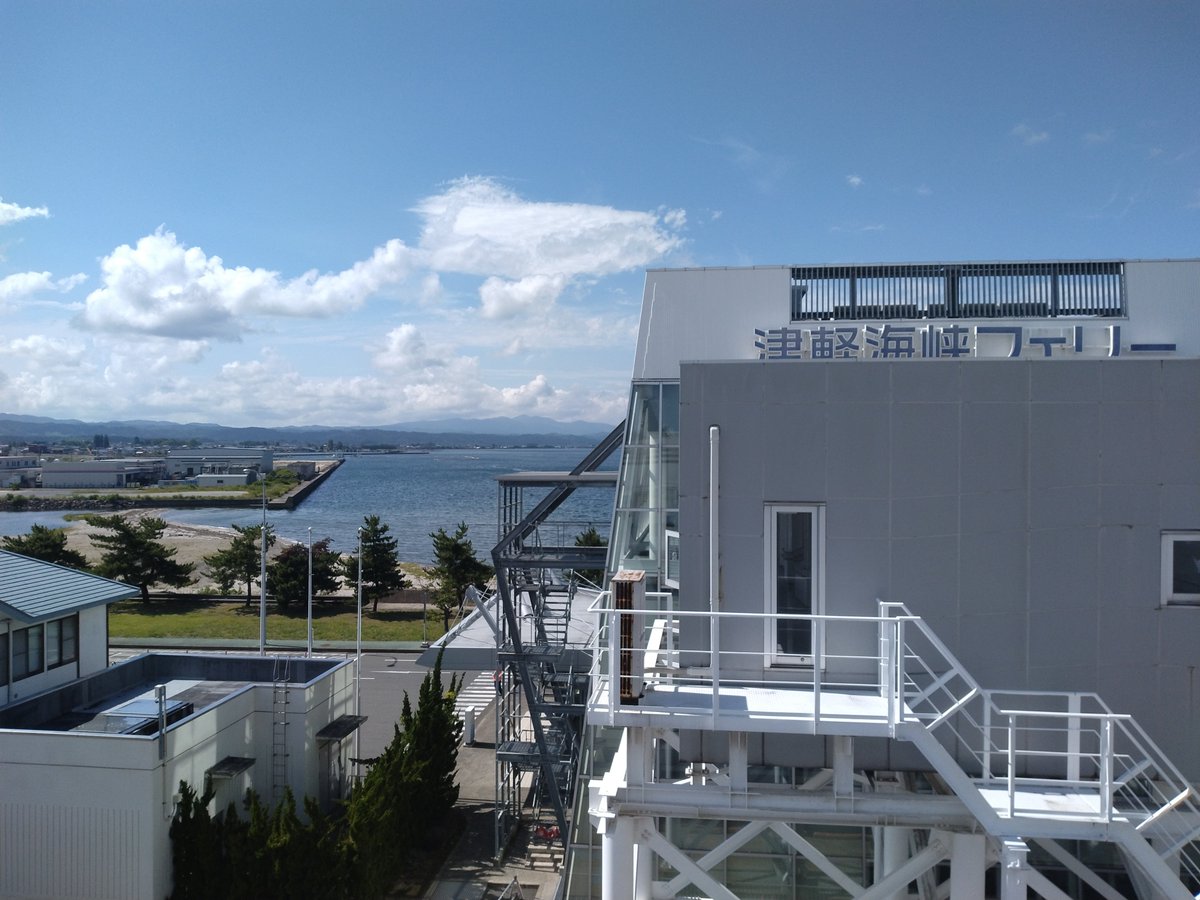 Ray_08071's tweet photo. 弘前城！蓮の花綺麗だった、今船乗って青森>>>>北海道 https://t.co/QbDR4Vu1Bu