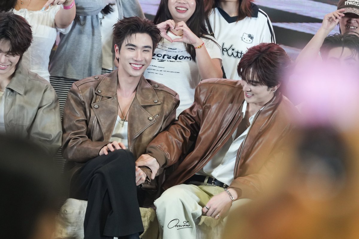 ornvim's tweet photo. ความหวานนี้ ภวยังต้องมองงงง อมยิ้มไรกันก๊อนนนน 🖤🤍

PERTHSANTA STARLIT JOURNEY

#GMMTVFanfestInMacau2026
#PerthTanapon
#Santapp https://t.co/ew5ELnYptl