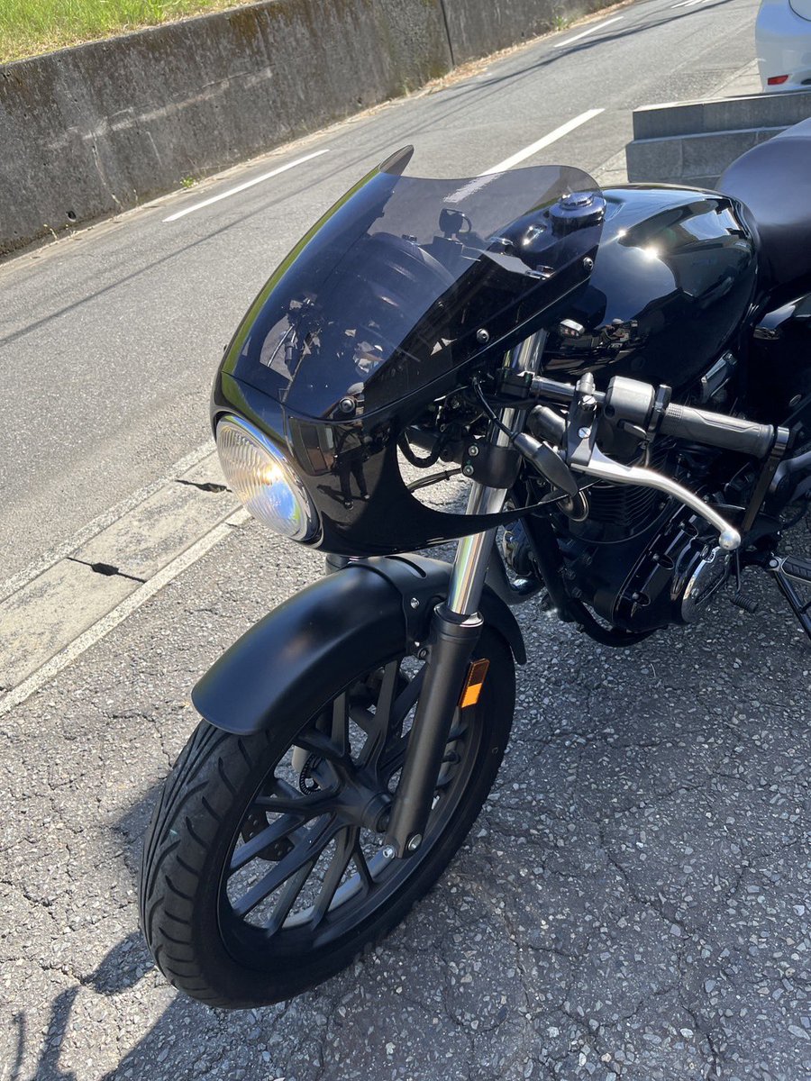 skull_oji's tweet photo. 愛車のGB350ついにカスタム終えたらしい、、、。まじでめーっちゃ待ったけど死ぬほどかっこよく作ってもらえたこれはやばい。まだまだ沢山やりたいことあるけどゆっくり自分の求めてる形に近づいてる。来週納車かなわくわくだ！

#GB350 #GB350s #カフェレーサー https://t.co/ns66porodj
