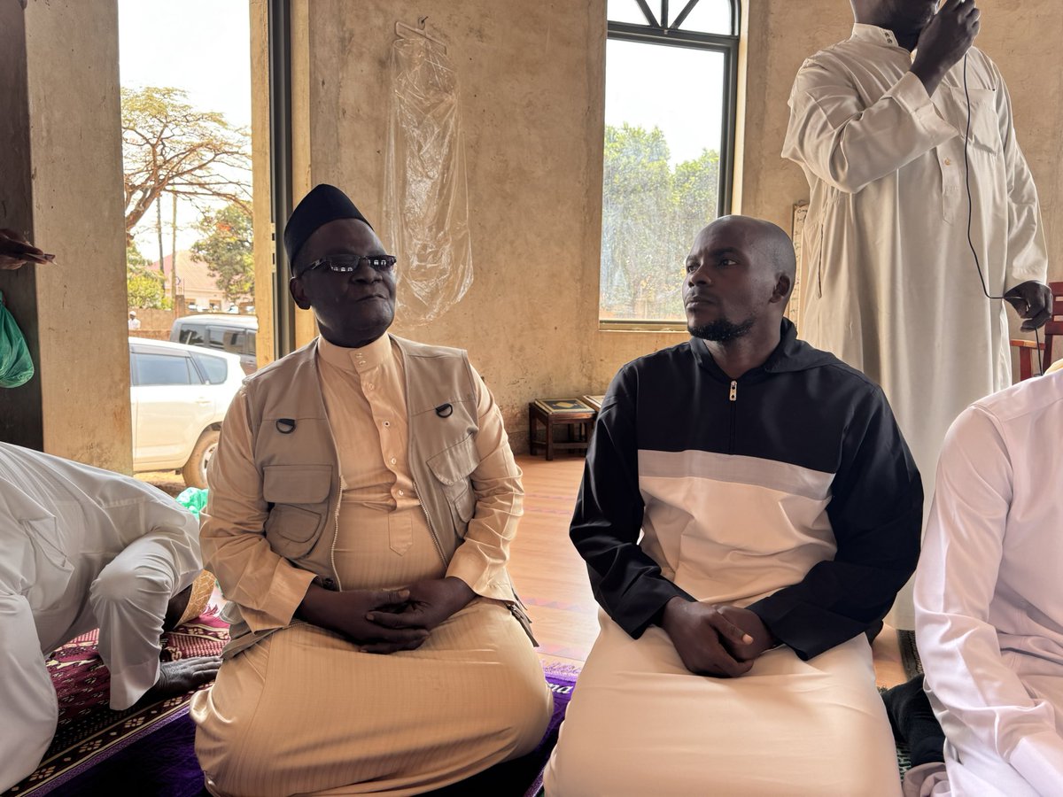 Magalaomar's tweet photo. We held Prayers at Kawempe Mbogo Grand Mosque after meeting the County (Twale) leadership as muslim leaders in Kawempe division . 
We also held engagements on different development issues across Kawempe . 
#Communityengagements https://t.co/PkpTt0BakP