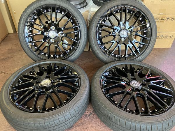 YOKOHAM70088698's tweet photo. 軽カー用！１６インチ！！

希少な未使用ホイール＆中古ホイールセット！

#ロルフハルトゲ
#X10
#16ｲﾝﾁ
#軽カー
#軽自動車
#Ｋカー
#在庫限り
#横浜ガレージ館
#綾瀬S.I.C.店

当店直販サイト：https://t.co/jSiT613a14
Yahooオークション：https://t.co/HxYHU8I1rF https://t.co/QDywIWSTfG