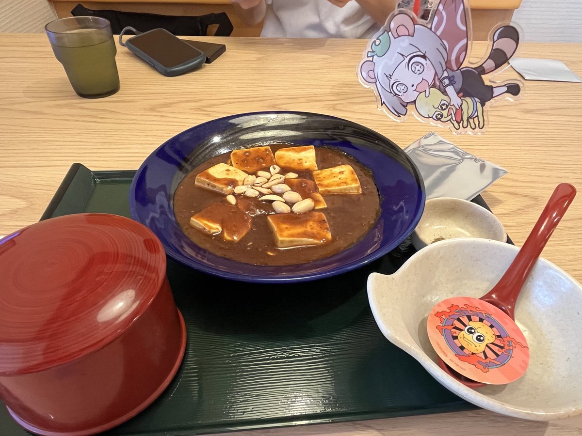 meteor_shower0's tweet photo. お盆初日、極楽湯行ってきた〜！
麻婆豆腐だと思って食べてカレーじゃん😂って言ってたら、本当に麻婆カレーだった笑
今年も極楽湯のご飯は美味しかったし、コラボ湯も気持ち良かった♨️

#ぽこピーの怪楽湯 https://t.co/e9rY7syWLz