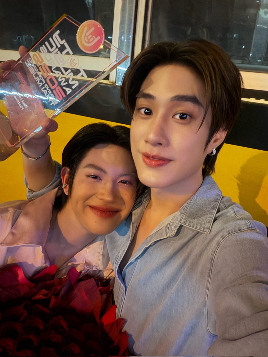merlyismary's tweet photo. อยู่กับคนอื่นเป็นไงไม่ทราบ อยู่กับแฟนแล้วตัวเล็กมาก https://t.co/vMW9dZCAYd