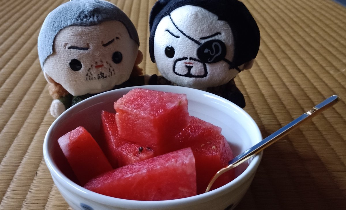 xs76HdxHVn36326's tweet photo. すいかやでぇ🍉
みんなで食べようね https://t.co/8JrfmKpRrE