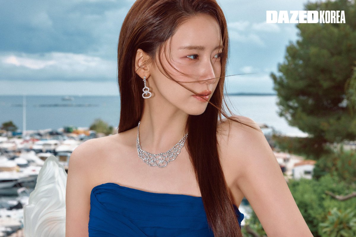 yeppeoyoona's tweet photo. Higher definition cuts of YoonA x Qeelin for Dazed Korea August issue 💙 (1)

#LimYoonA #임윤아 #YoonA #윤아 https://t.co/Qkl0MNhpB2