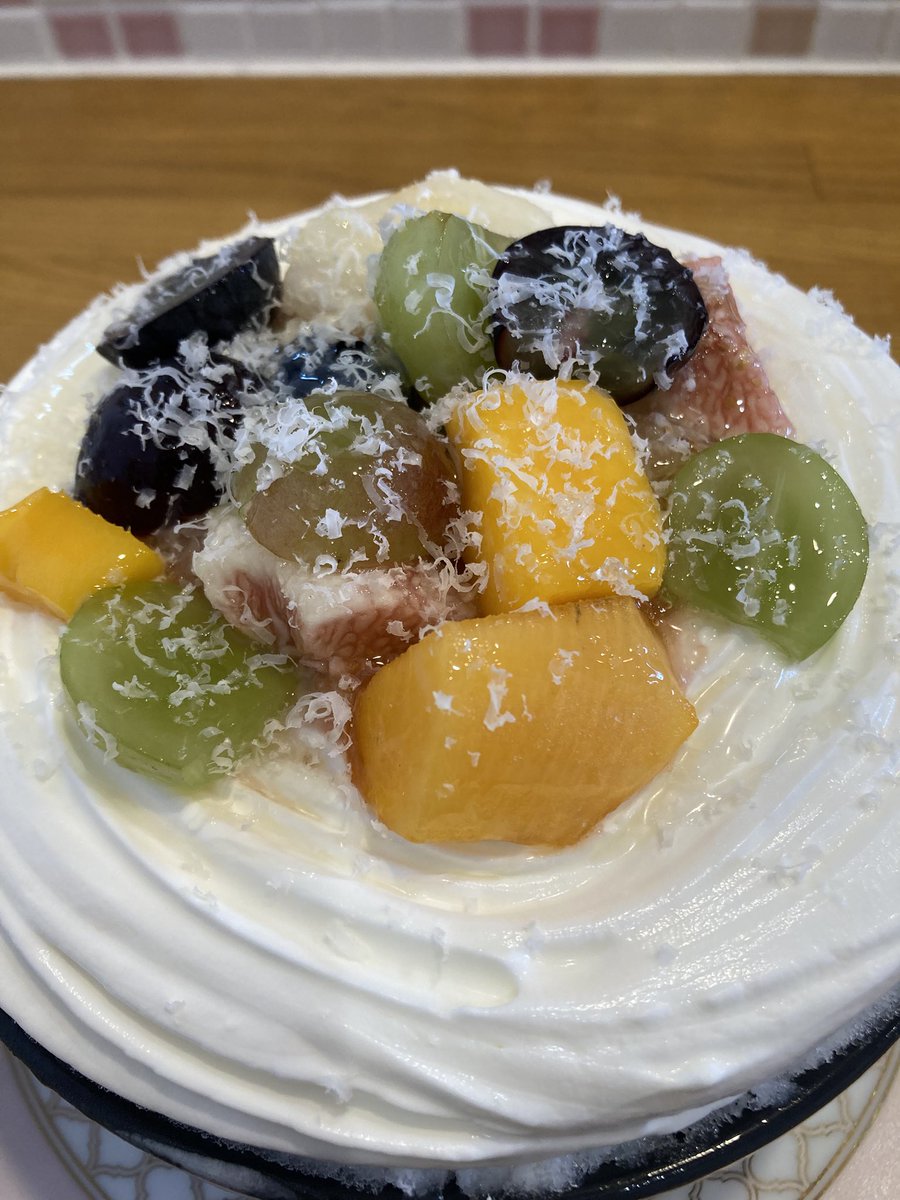 Citrusorange13's tweet photo. さくら氷菓店@茨城県稲敷郡阿見町
7種のフルーツサラダボウル
悩みに悩んで13周年記念メニュー、7種とありながら7種以上のフルーツがのってるとのこと。なんとこの日は13種。
色々のフルーツを少しずつ食べれて満足しました���この日も美味しかったです。 https://t.co/clAExpVCzg