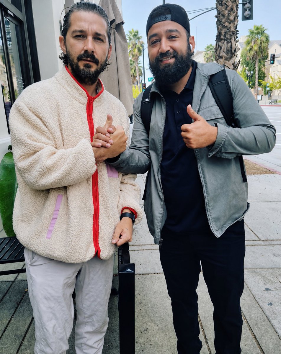eksoh's tweet photo. @thecampaignbook #pasadena https://t.co/FWLsFPQVdG