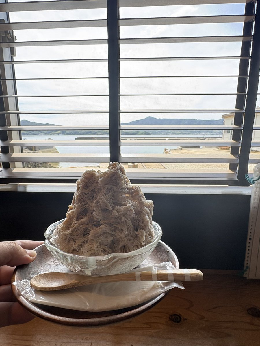 kuratamk2's tweet photo. そして、お腹が満たされるとかき氷が食べたくなり江田島へ！

夏だ！！ https://t.co/wCpKnOmtGo
