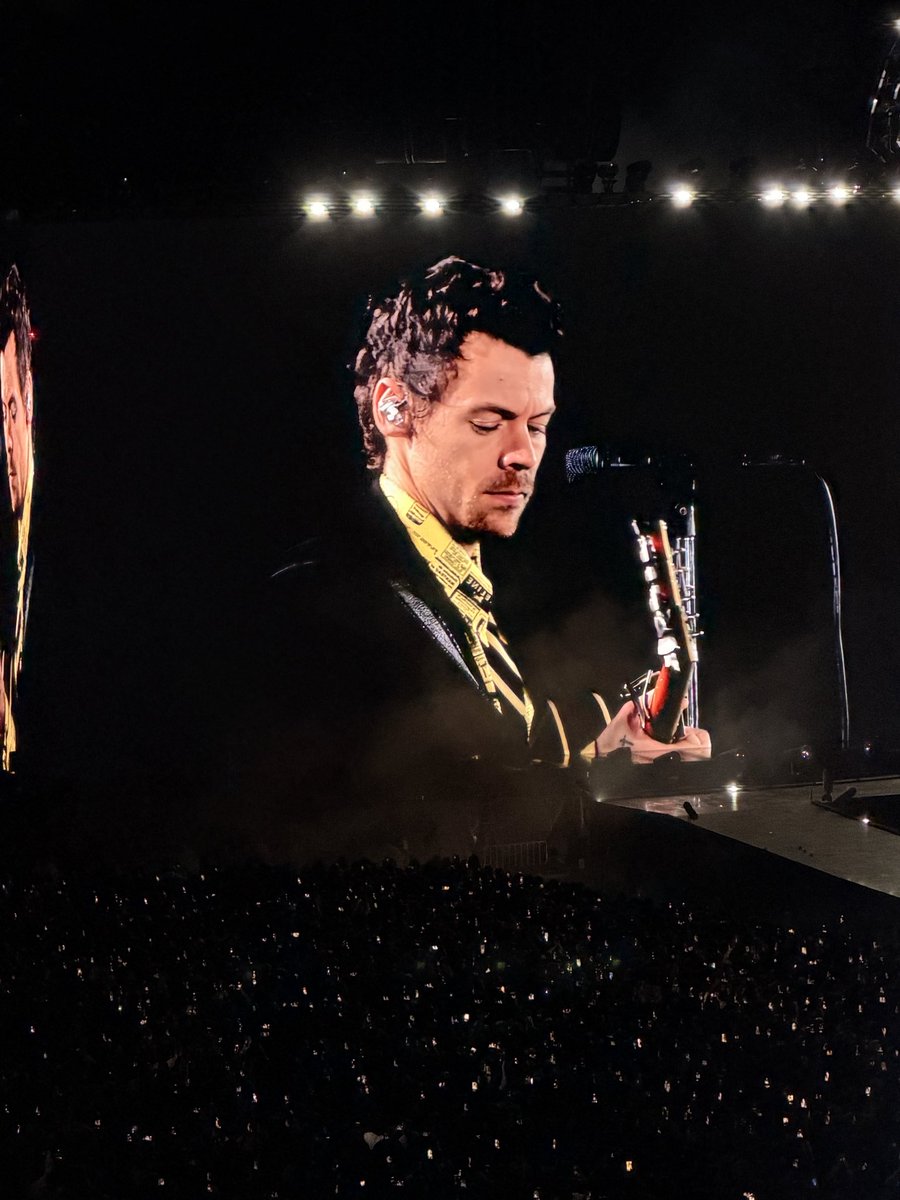 itsdxvil's tweet photo. Te amo demasiado harry styles https://t.co/8GG0MtMeHI