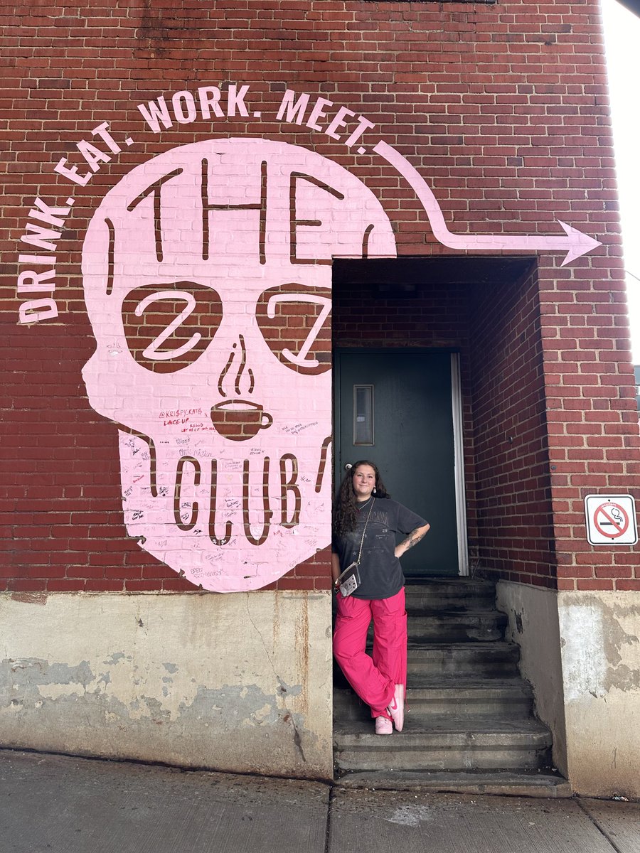 madisoncrumm's tweet photo. What a surreal trip 

@mgkdaycle https://t.co/H1JhWNxkK0
