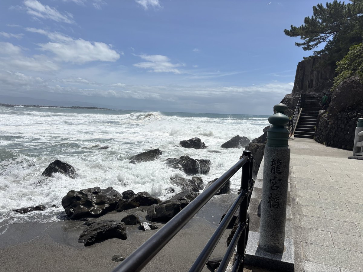 yukko178's tweet photo. 桂浜をからの高知城。
���光満喫して、いざ勝負の地へ‼️
#山雅サポ高知遠征 https://t.co/CMfd1PbBro