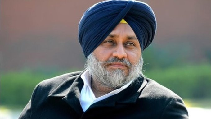 HindutvaKingg's tweet photo. The SAD chief met Prime Minister Modi and reportedly proposed a joint fight to oust the Aam Aadmi Party from power in Punjab.

My suggestion is to avoid an alliance in Punjab; contesting the elections alone will be beneficial for both the BJP and the SAD.

The BJP may achieve results like Delhi, but they must work on the ground. Important issues like garbage on the streets and drug abuse should be the focus of the election.