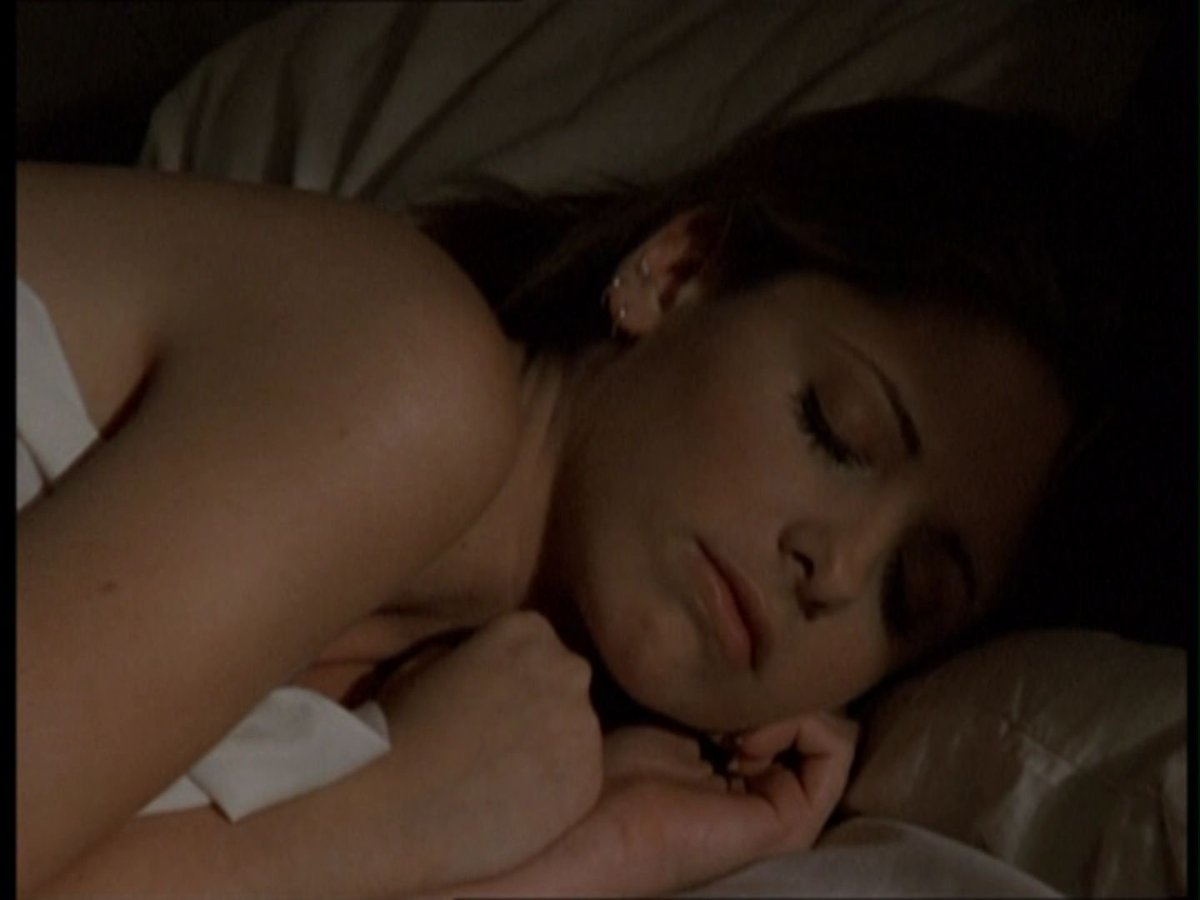 buffytargaryen's tweet photo. I don't even know why people think it's sex. The very first time Angel loses his soul they're asleep! So asleep, in fact, that Buffy doesn't even wake up when Angel dramatically throws on everything he owns and screams in the rain! It's comfort, safety and love. Being happy... https://t.co/h9H6IygCJt