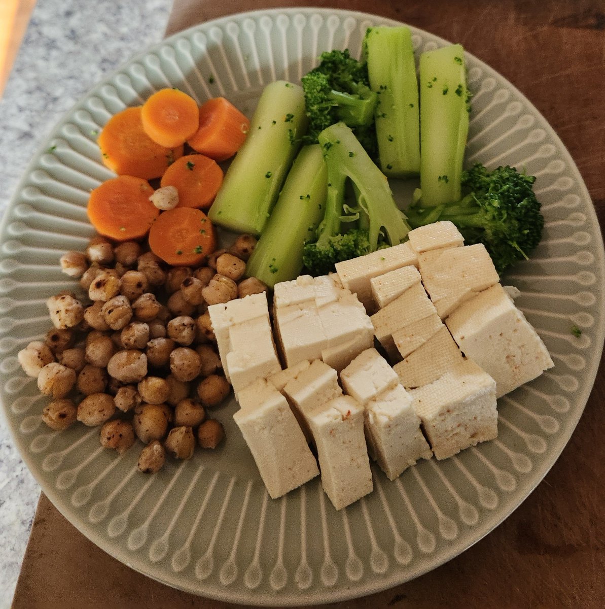 emeryloses's tweet photo. Today's dinner ˚˖𓍢ִ໋❀ 
I promise I seasoned the tofu after I took the pic I don't just eat it plain and raw lmfao https://t.co/HDF4VS4aEn