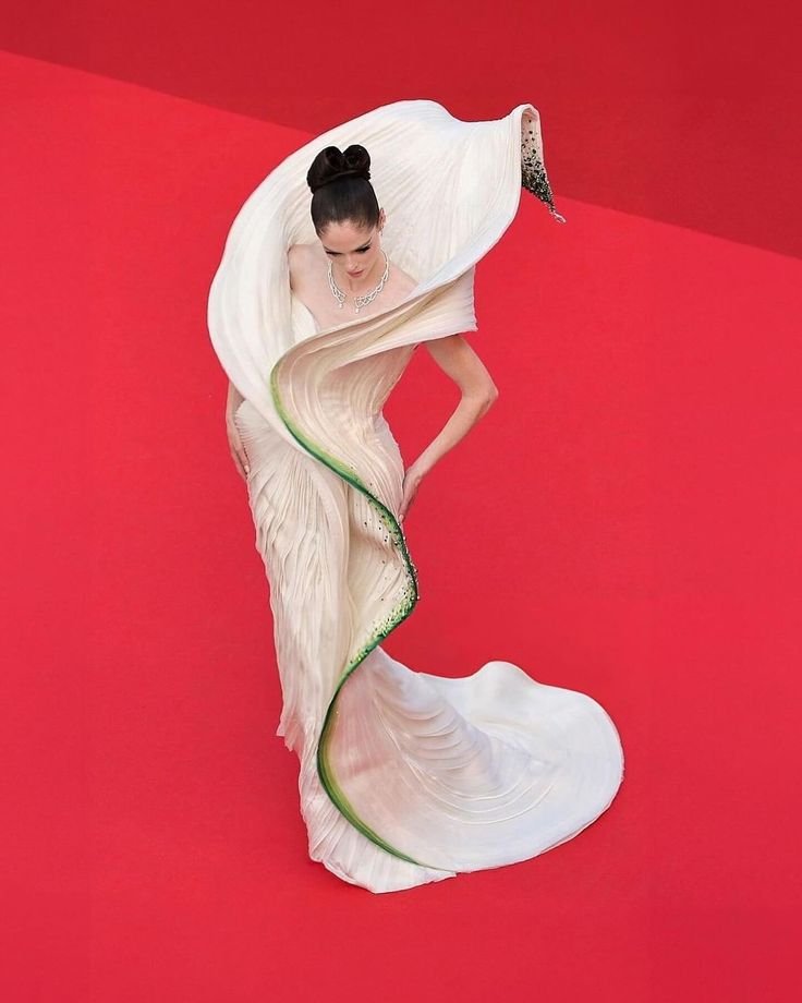 ___chitrogolpo's tweet photo. Coco Rocha in custom Cheney Chan Couture 2024 at Cannes Film Festival https://t.co/DVR2eTRCb6