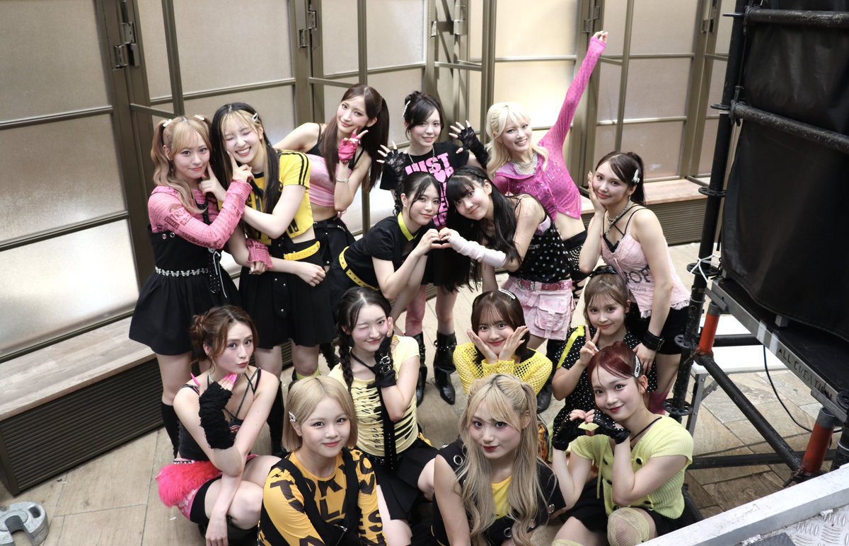 Laki922official's tweet photo. #サマフェス2026 限定で
Girls²のMagicを
ダンスカバーさせていただきました✨

本日撮影してくださった動画は
#Laki をつけてたくさんの投稿
お待ちしております💌🪄 https://t.co/ipzi6wbtfw