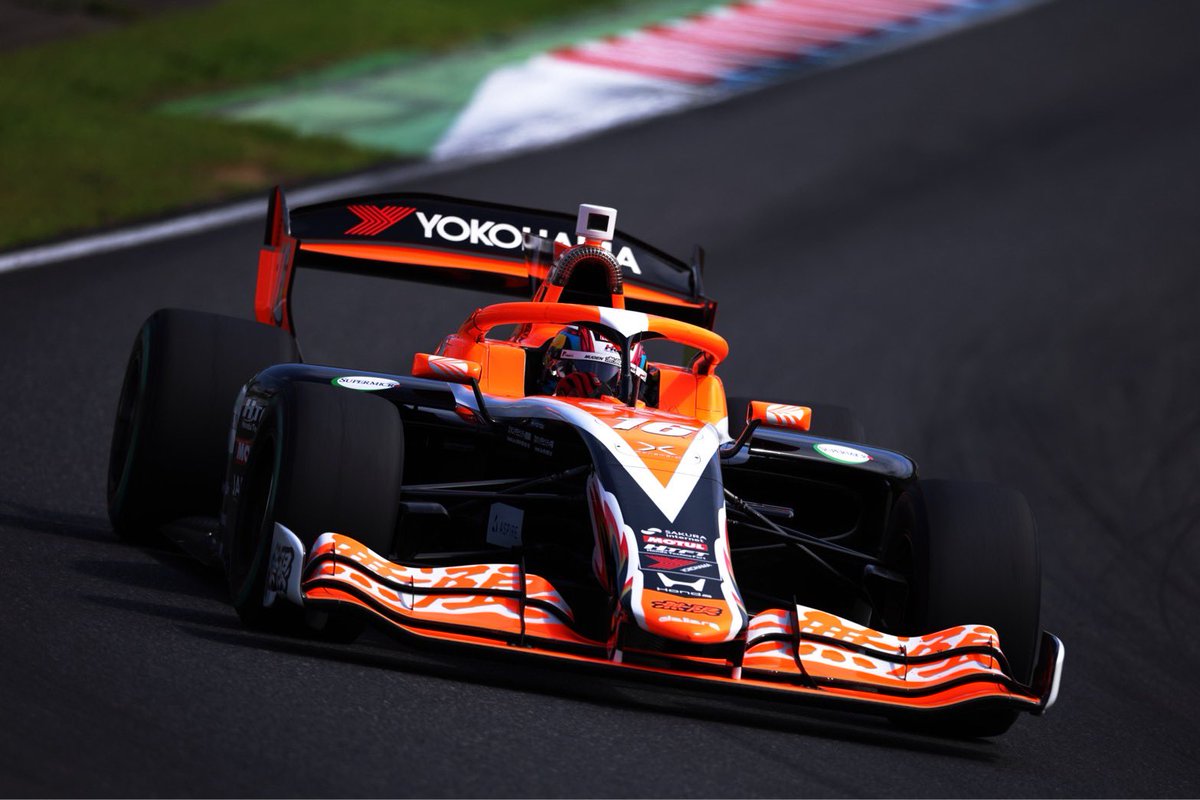 HondaJP_Live's tweet photo. 【速報】
スーパーフォーミュラ Rd.8
スポーツランドSUGO

白熱の予選Q3を制したのは
TEAM MUGEN AUTOBACSの野尻智紀選手🥇

「SUPER POLE QUALIFYING Supported by YOKOHAMA TIRE」の賞金100万円を獲得！
#SFormula https://t.co/MYc5rHMJrT