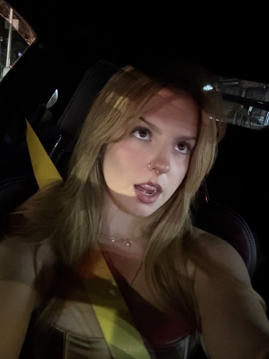 rouxrouxxx's tweet photo. pretending to be innocent… https://t.co/Tl2eUe48Go