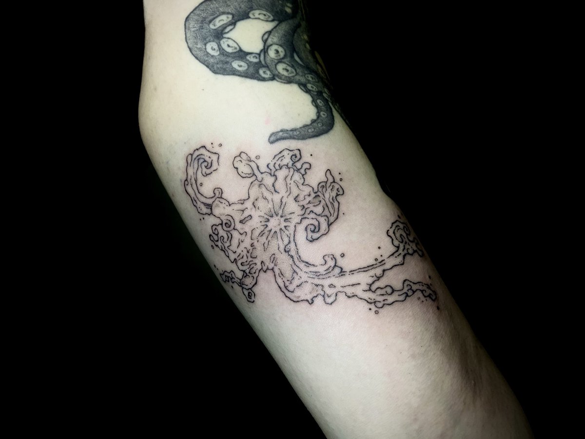 xi17_ink's tweet photo. 海月×波🪼🌊
thanks!
#tattoo
#tattooist
#タトゥー
#彫り師
#東京タトゥー
#東京彫り師 https://t.co/bAPnUoeGM2