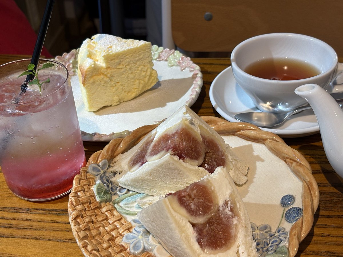 wanwanbh315's tweet photo. 念願の小さな箱cafeさん

急遽来たせいでニコルを連れてきておらず

思ったより職場から近かったので、仕事が嫌になったら時間休取ってランチ食べるのもいいな https://t.co/eTO8r8M8RK
