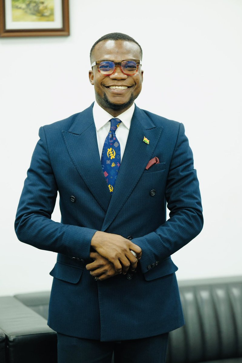 kabunarteyme's tweet photo. Pride 🇬🇭 is when the script is well-crafted with the patriotism it requires - Comms

Client satisfaction ⚖️ is also when the theory of your case is to restore a person’s dignity - the Law 

The Communications &amp; The Law Puzzle 

Keep serving. 
A Humble Black🇬🇭 Salute! ✊ https://t.co/09d3pvse60