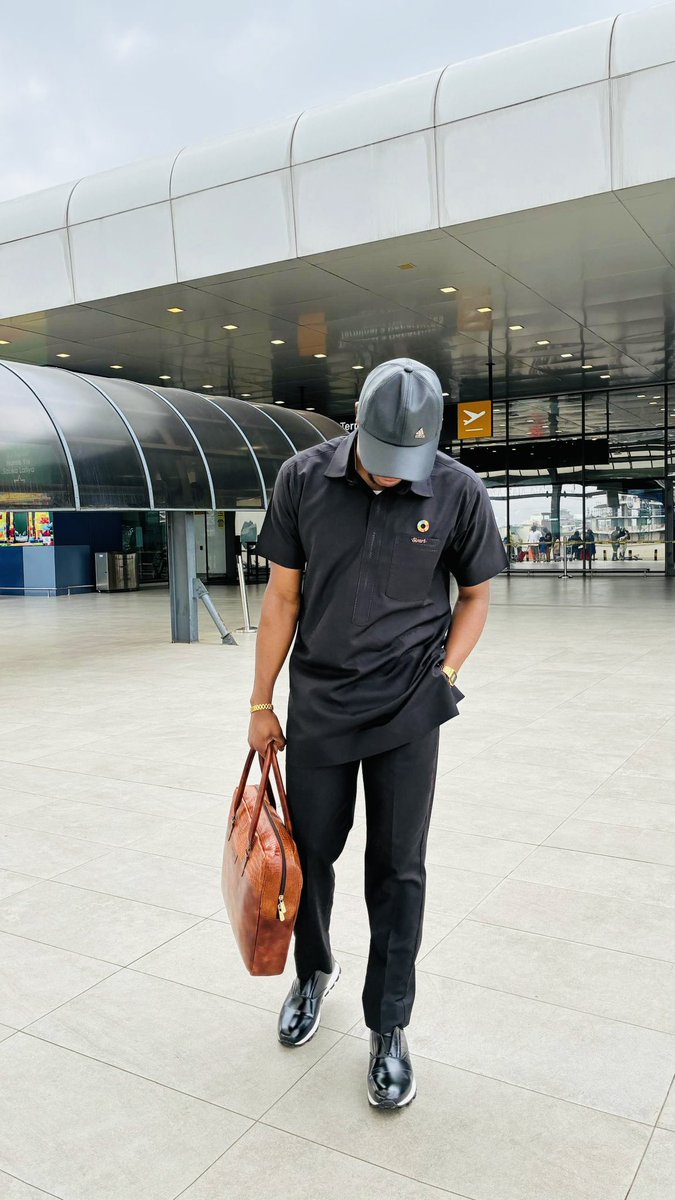 kabunarteyme's tweet photo. Pride 🇬🇭 is when the script is well-crafted with the patriotism it requires - Comms

Client satisfaction ⚖️ is also when the theory of your case is to restore a person’s dignity - the Law 

The Communications &amp; The Law Puzzle 

Keep serving. 
A Humble Black🇬🇭 Salute! ✊ https://t.co/09d3pvse60