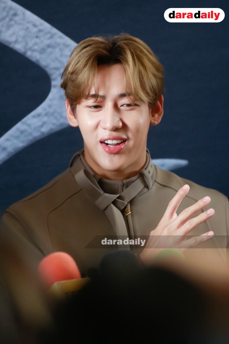 daradaily's tweet photo. แอดมินเจ็ดหัวใจน้องแบมมม~ ตกเป็นทาสมนต์คนดีสุดๆ ❤️‍🔥💖

#뱀뱀 #BamBam #UNSEEN2026 #WeTV #ศึกชิงบัลลังก์ผู้หยั่งรู้ #ดาราเดลี่ #daradaily #ข่าวบันเทิง https://t.co/t0QniPuCgD