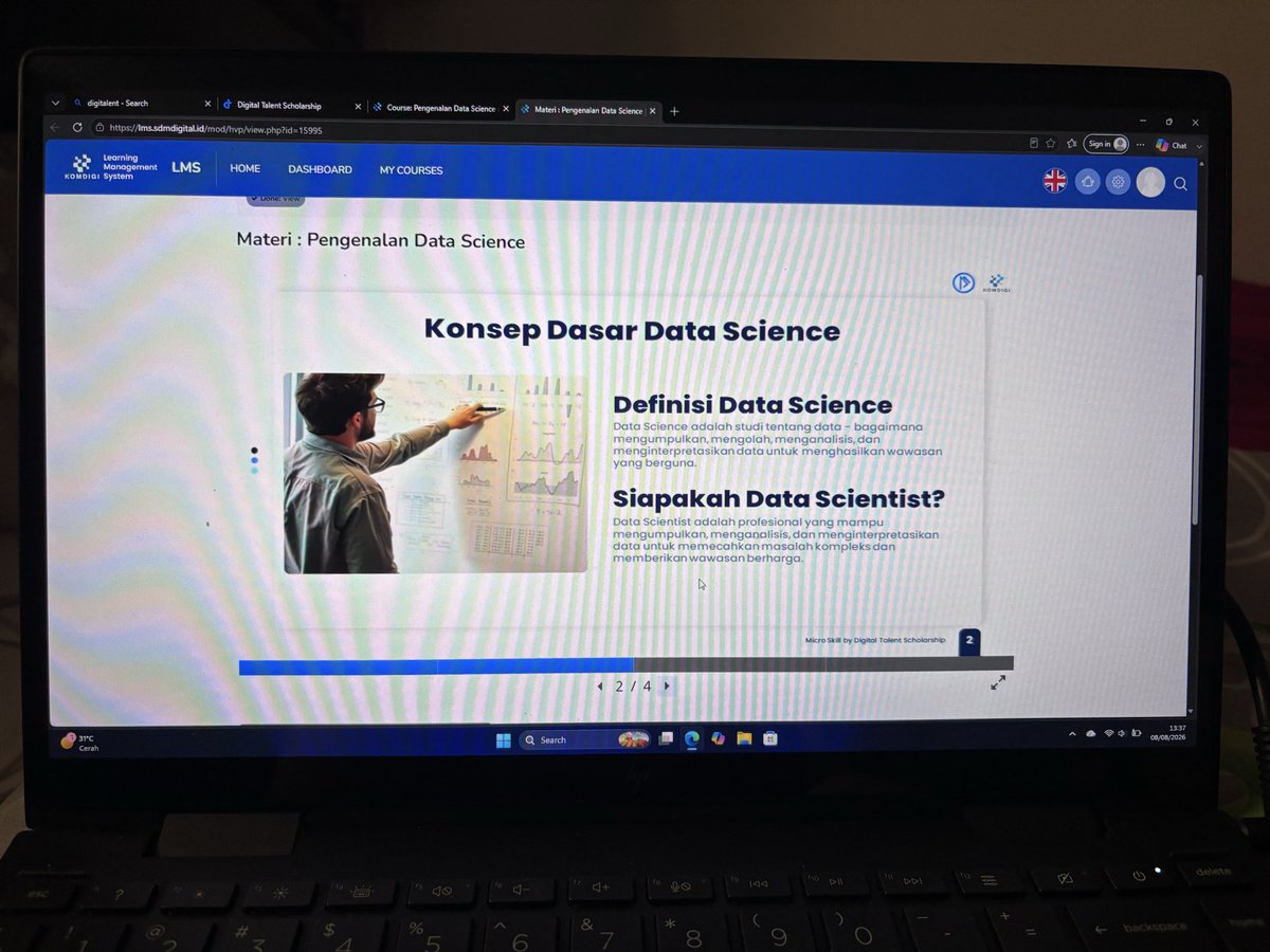 xdent_s's tweet photo. jobseekers, yuk ikutan pelatihan di digitalent. kalian buka aja webnya, trus mulai cari-cari pelatihan yang sekiranya relevan buat kamu. ini gratis kok dan self-learning.

aku ikutan yang data science🫶🏻 https://t.co/Knv5sPA54e