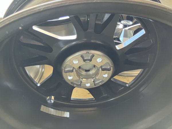 YOKOHAM70088698's tweet photo. 最新！新車外し、美品!! 新型CX-5純正！！

CX-8やCX-80・CX-60・MZDA6等にも

#マツダ
#MAZDA
#新型
#純正
#新車外し
#ホイールのみ

#横浜ガレージ館
#綾瀬S.I.C.店

当店直販サイト：https://t.co/Jub2iP1pzX

Yahooオークション：https://t.co/w1KRIRv2El https://t.co/NpQDjBNCGb