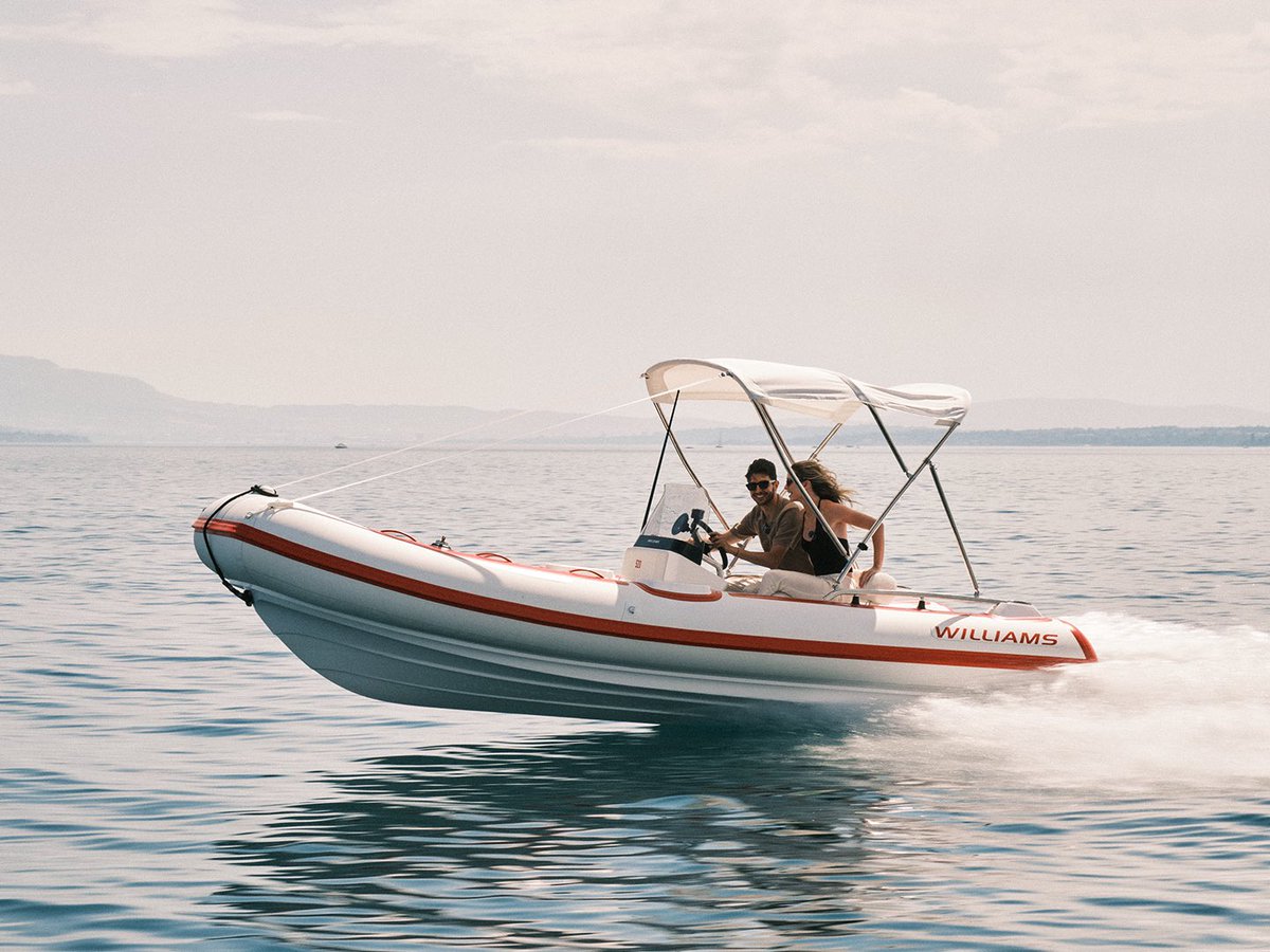 WilliamsTenders's tweet photo. Get ready for “full send” on the water as F1 driver @OconEsteban collects his custom SportJet 520 by Williams Jet Tenders - https://t.co/OjBoAdAmFO
#F1 #Ocon #EstebanOcon #Formula1 #Williams https://t.co/6JbBSxucyu