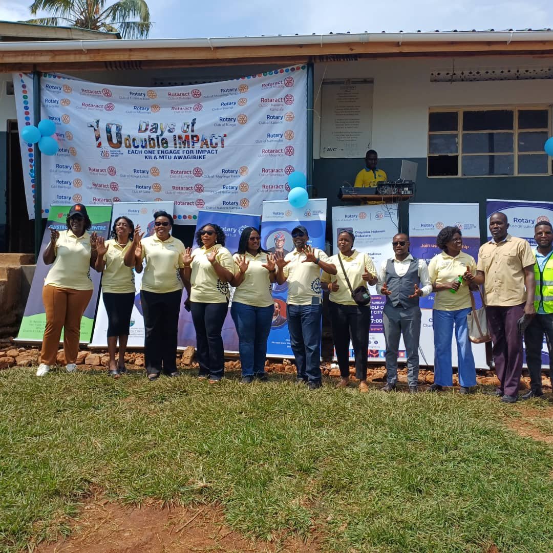 RC_AkrightCity's tweet photo. 7
📚 PROJECT 5 OF 10 | 10 DAYS OF DOUBLE IMPACT
Yesterday, 21 Rotary Clubs & 15 Rotaract Clubs came together at Kasanga Primary School to transform a library and create a better learning environment for hundreds of children.
#10DaysOfDoubleImpact #Rotary #ServiceAboveSelf https://t.co/x9PUQHtcPq