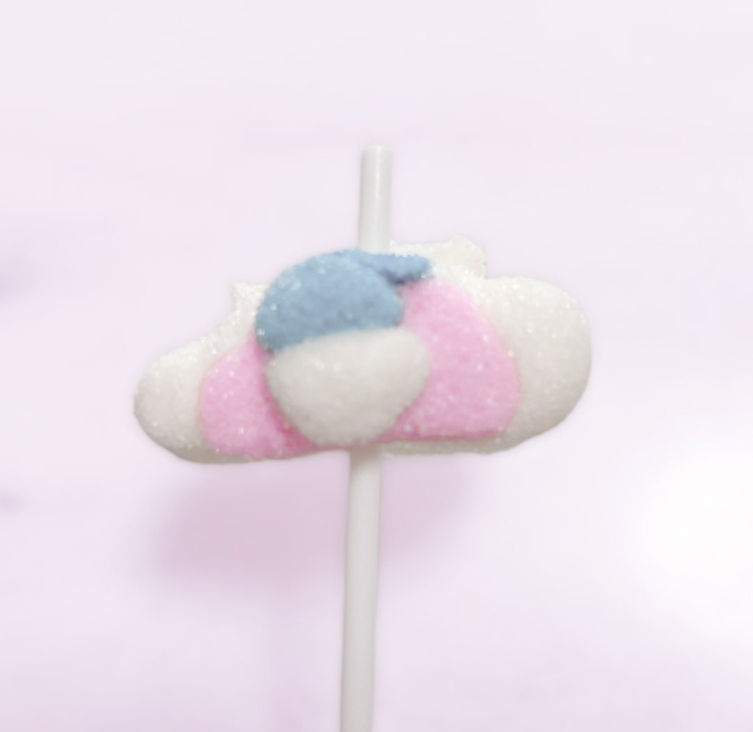 aeriflvr's tweet photo. sorry hello kitty it’s time for you to go 🎀 https://t.co/dhURZBmObg