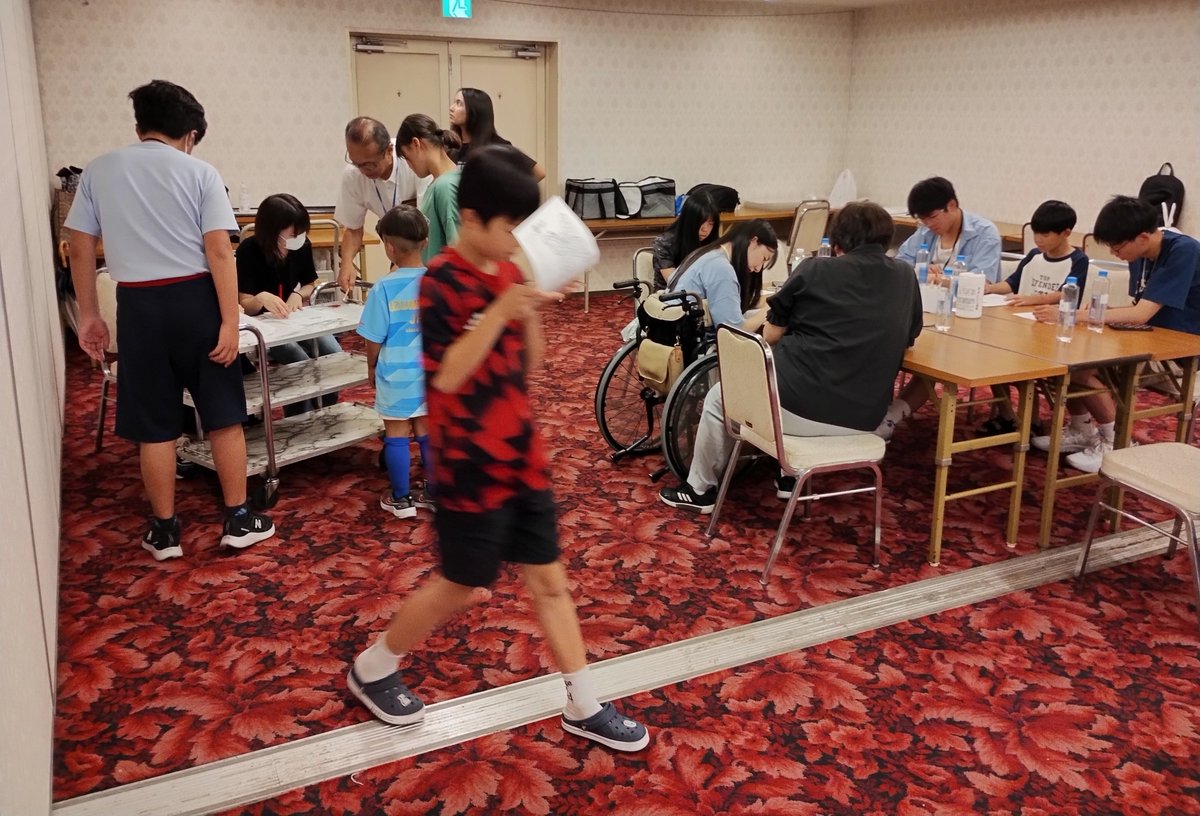 r_ma_30145A's tweet photo. いつも愛を💝 #iFOS 泉佐野市外国就労者サポートセンター「日本語サポート教室」📚
暦の上では立秋ですが、厳しい暑さの中、今日も子どもたちは元気に集合❗国籍・世代・立場を超えて繋がり、互いを知る大切な場所です
夏の防災知識や、中国料理と中華料理の違いも楽習しました🇨🇳🇯🇵
#泉佐野市 #ゲーム https://t.co/yEWC6oVMIM