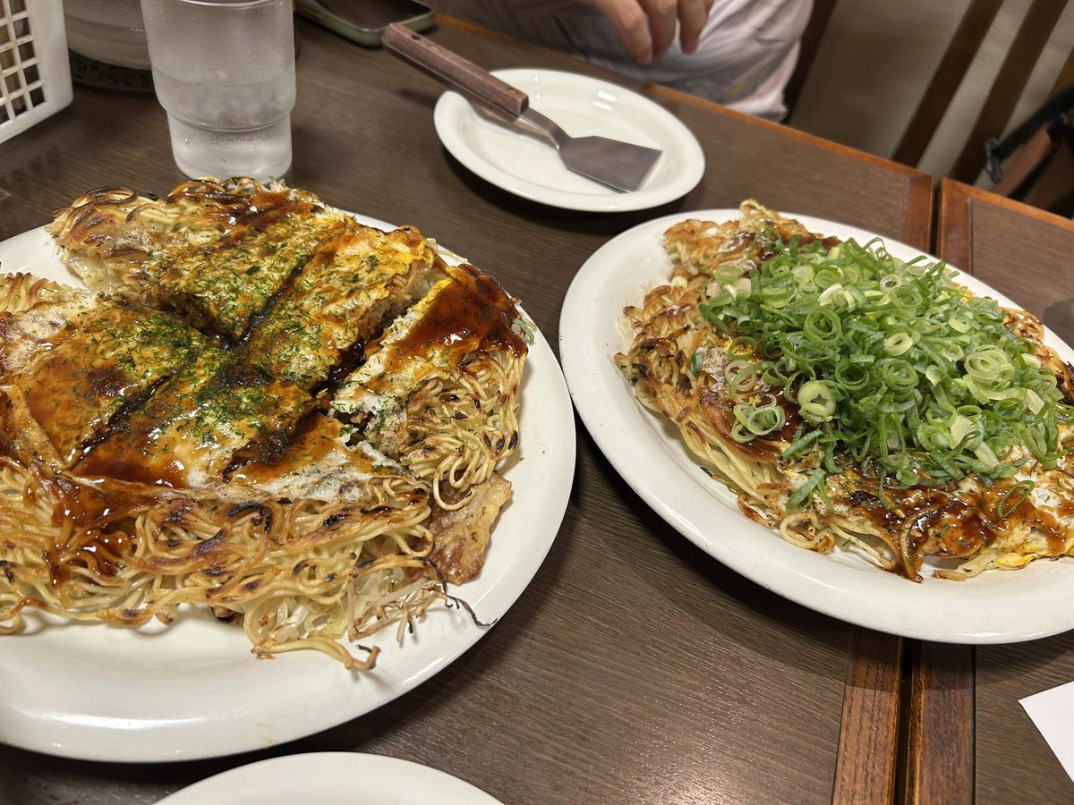 hello52kotty's tweet photo. お好み焼き食べてから
広島のお友達と平和���念資料館へ
#ジェフサポ広島遠征
#子連れアウェイ遠征 https://t.co/awxJ98mqtW