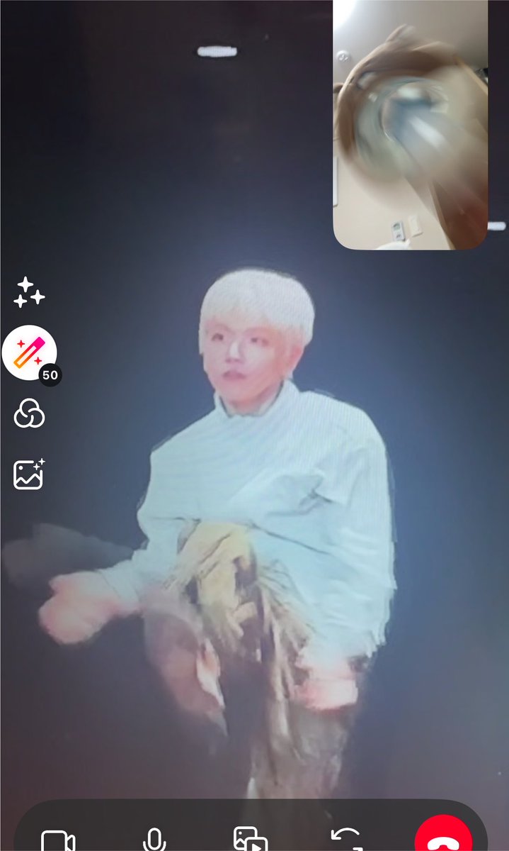 iey6fs's tweet photo. 나지금콘서트가야해정신적으로문제생기고있어 https://t.co/zefo4U8z9R