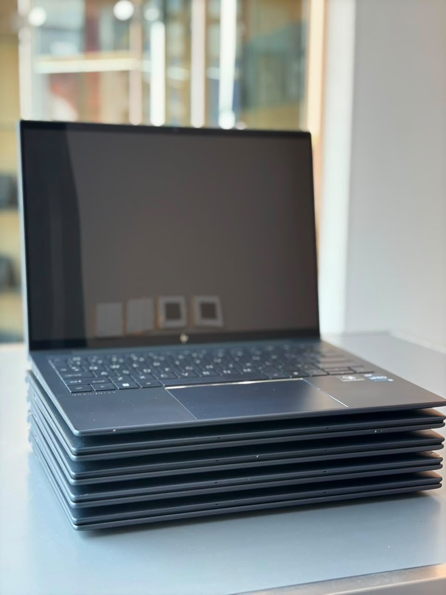 narocomputers's tweet photo. 🔥 *HP Elite Dragonfly G3* 

• Intel Core i7-1265U (12th Gen)
• 32GB RAM / 512GB SSD
• 🖥️ Touchscreen
• ⌨️ Keyboard Light
• 🔐 Face ID + Fingerprint
• 🔌 Charger Included

💰 *₦760k Only*

⚡ Premium specs. Slim &amp; powerful.
📦 Limited stock | First come, first served https://t.co/UcwBImfH4D