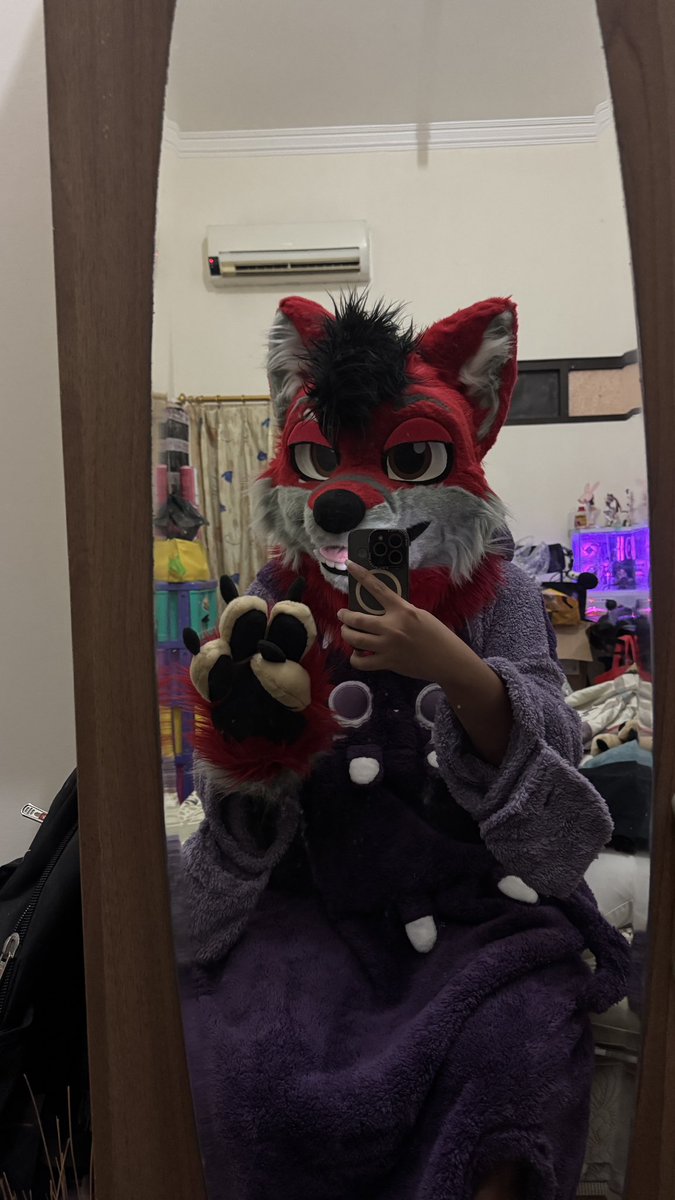 MunchieFoxy's tweet photo. fursuit friday posting on a saturday
.
.
.
#furry #fursuitfriday https://t.co/fZGtpC6XTn