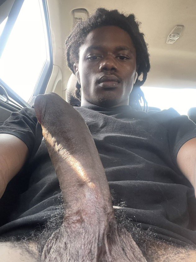 fembitchb's tweet photo. Sometimes the size scares you first then the hole twitch and convince the mind you can handle it https://t.co/ifGDkg9j2W