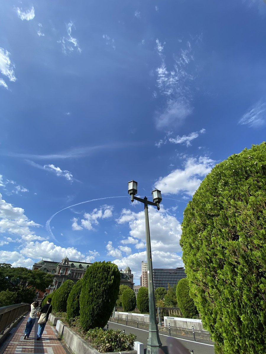 ringringlily's tweet photo. いい雲だ

#淀屋橋 https://t.co/Ryp1kWp3pl
