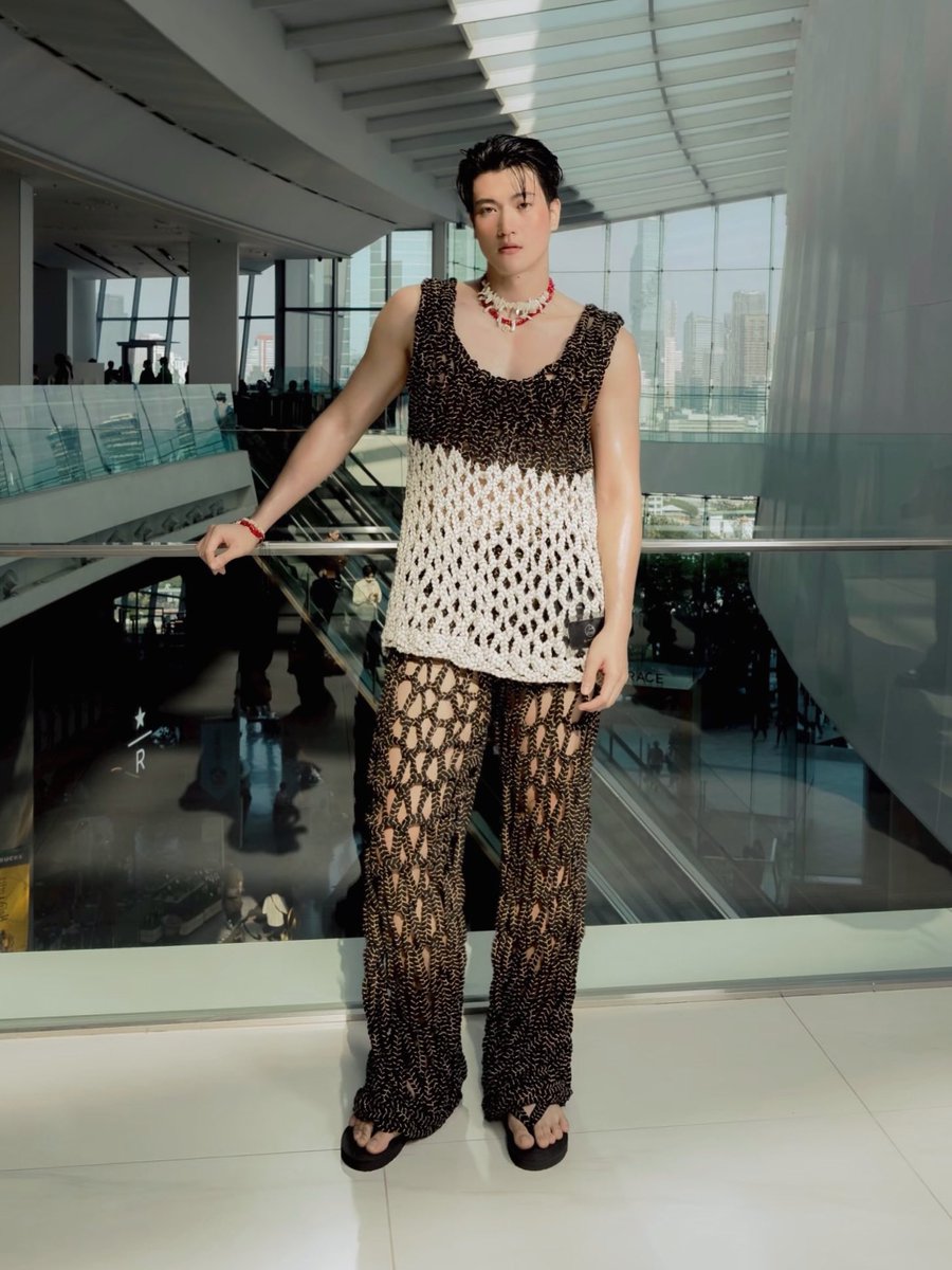 INN__OFFICIAL's tweet photo. ( 🔔 ) IG Post : laboutique_official update || 08.08.2026《1/2》

💭 SOLEIL DORÉ
La Boutique
Atelier Spring Summer 2026
Look 02
Model @innjkrsn
Brand Director @.tow_la_boutique
Creative Director @.maisondelaboutique

🔗 https://t.co/mNtTfFPeAP

#innjkrsn https://t.co/MXmJpHk9G4
